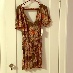 Billabong floral dress. Never worn. Tags still on.
